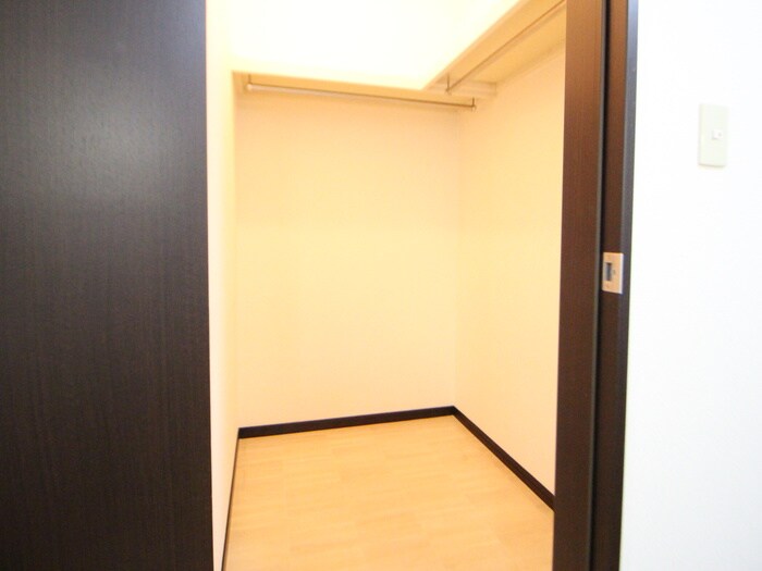 物件内観写真12　(収納)