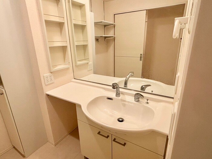 物件内観写真11　(洗面)