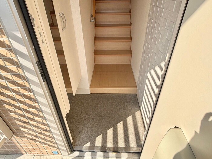 物件内観写真15　(玄関)