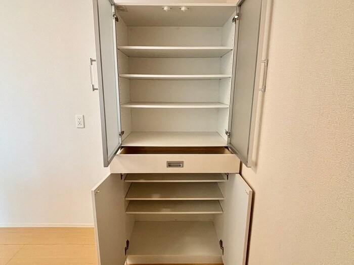 物件内観写真18　(収納)