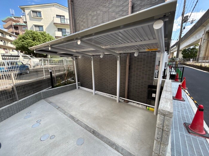物件外観写真6　(駐輪場)