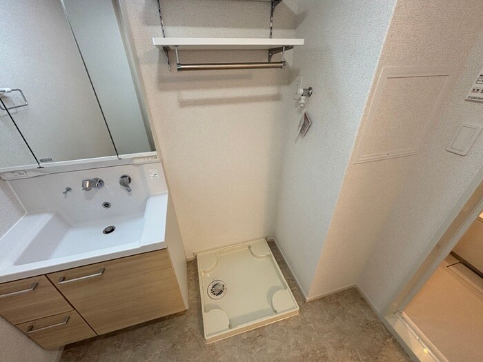 物件内観写真10　(洗濯機置場)