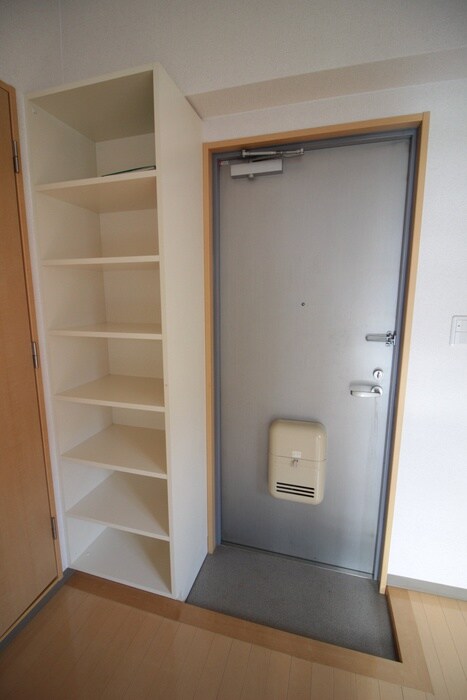 物件内観写真9　(玄関)