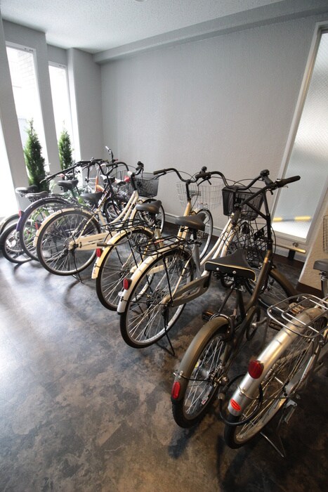 物件外観写真5　(駐輪場)