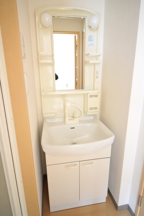 物件内観写真12　(洗面)