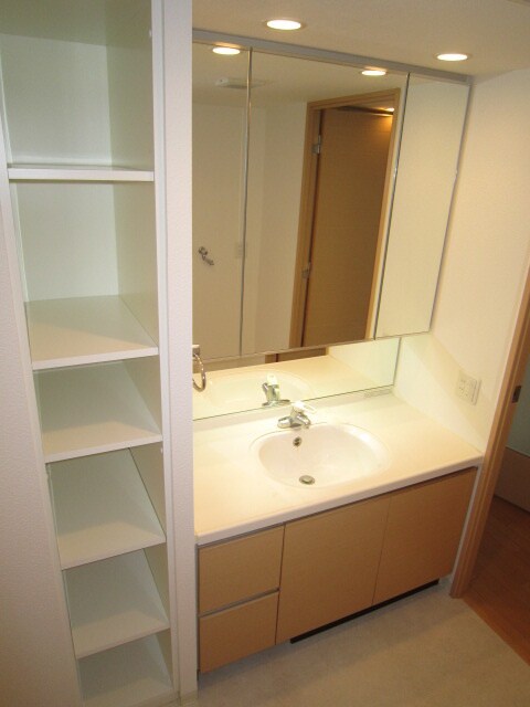 物件内観写真5　(洗面)