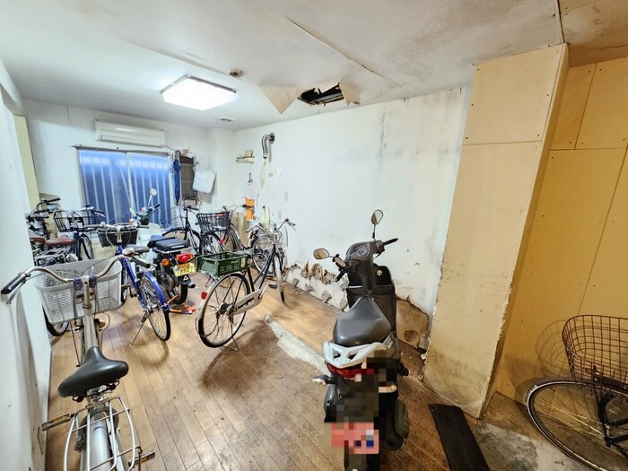 物件外観写真5　(駐輪場)