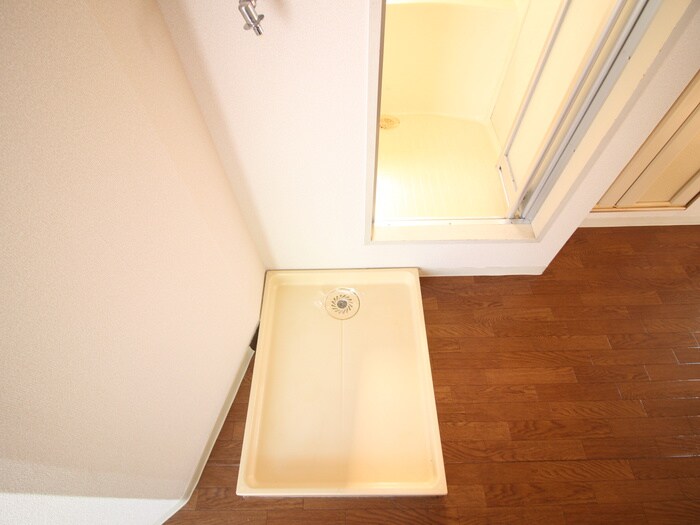 物件内観写真12　(洗濯機置場)