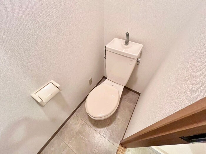 物件内観写真14　(トイレ)