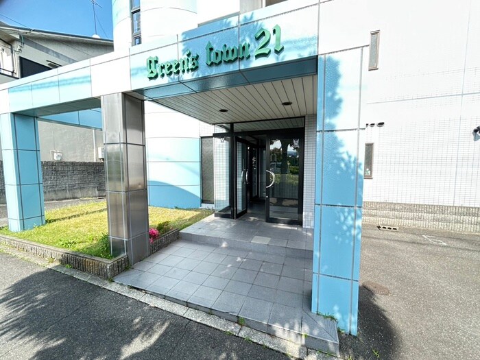 物件外観写真6　(エントランス部分)