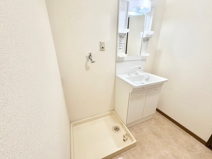 物件内観写真12　(洗濯機置場)