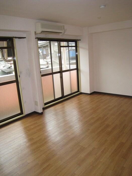 物件内観写真11　(廊下)