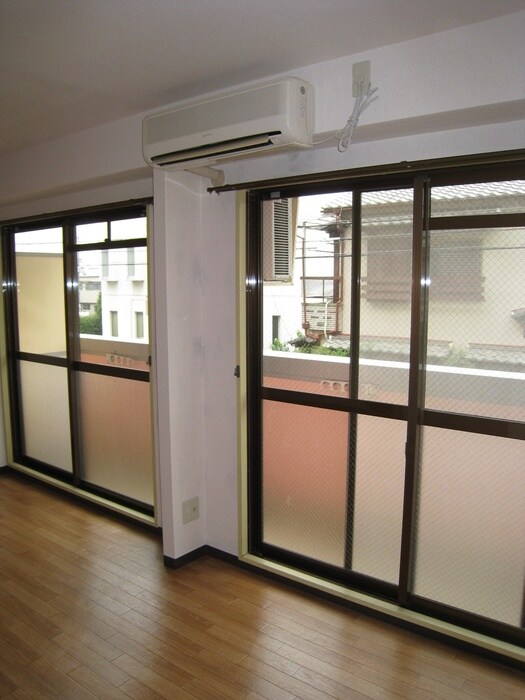 物件内観写真13　(室内からの展望)