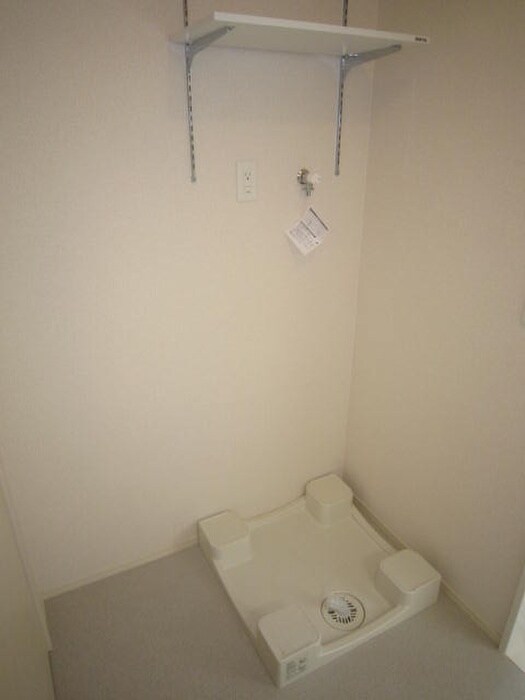 物件内観写真13　(洗濯機置場)