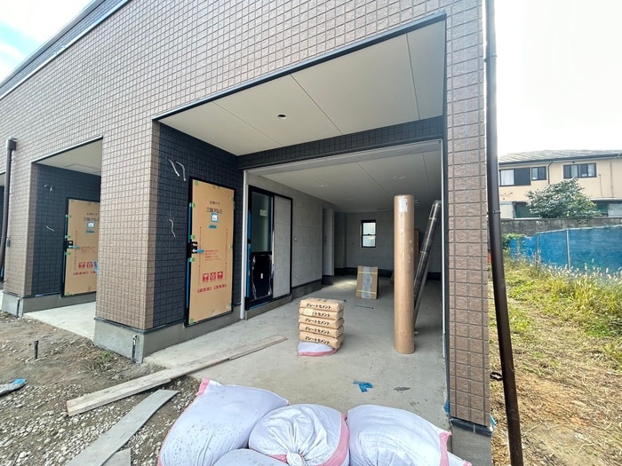 EAST GARAGE PLACEの物件外観写真