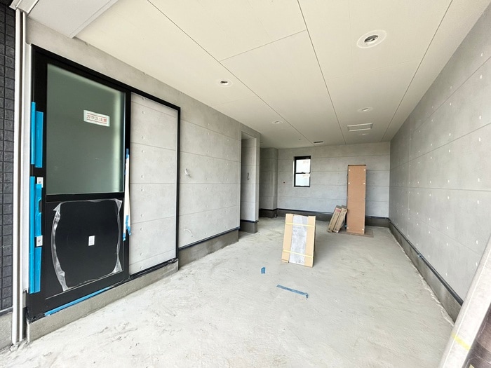 EAST GARAGE PLACEの物件外観写真