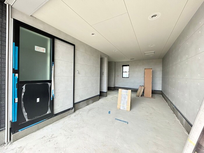 物件外観写真4　(建築中)