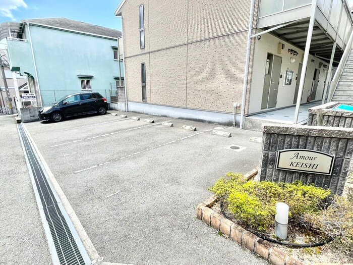 物件外観写真2　(駐車場)