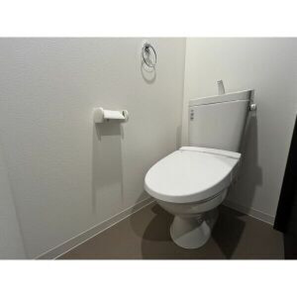 物件内観写真5　(トイレ)