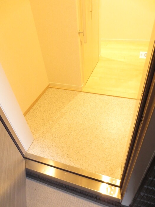 物件内観写真17　(玄関)