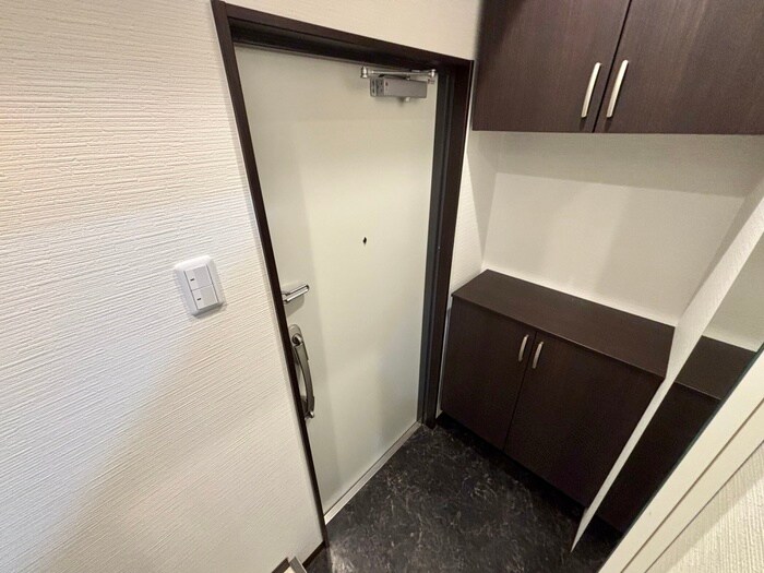 物件内観写真15　(玄関)