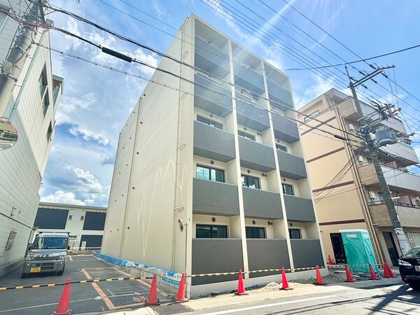 建築中