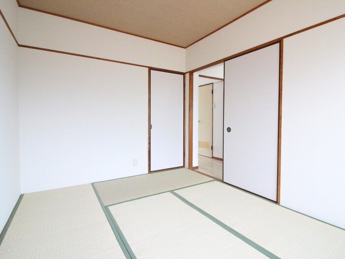 物件内観写真8　(居室)