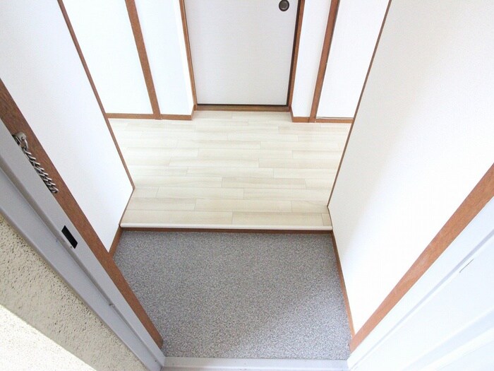 物件内観写真18　(玄関)