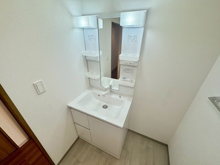 物件内観写真11　(洗面)