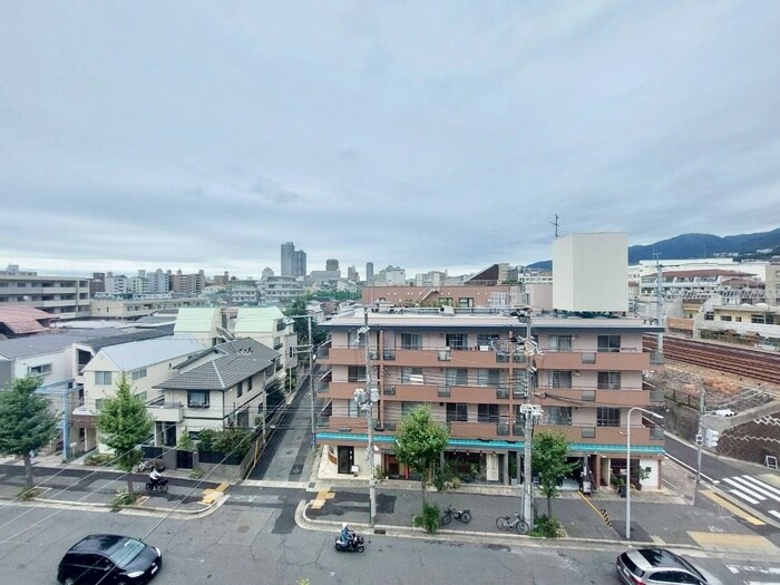 物件内観写真16　(室内からの展望)