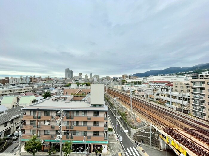 物件内観写真16　(室内からの展望)