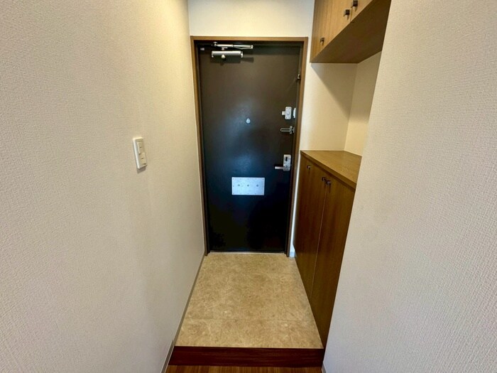物件内観写真17　(玄関)