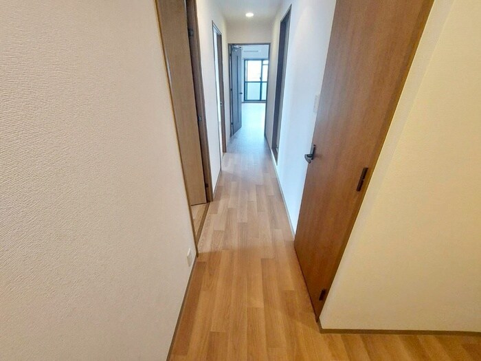 物件内観写真18　(廊下)