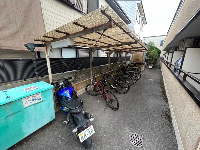 物件外観写真3　(駐輪場)