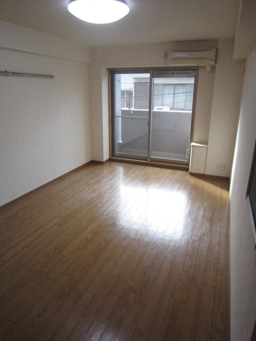 物件内観写真4　(居室)