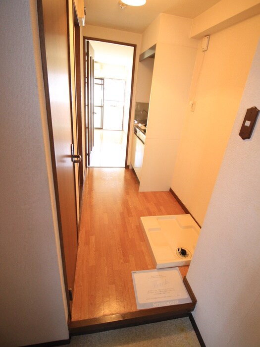 物件内観写真7　(玄関)