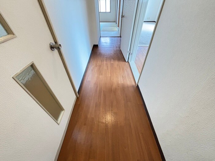 物件内観写真16　(廊下)