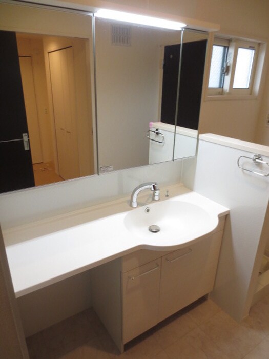 物件内観写真10　(洗面)