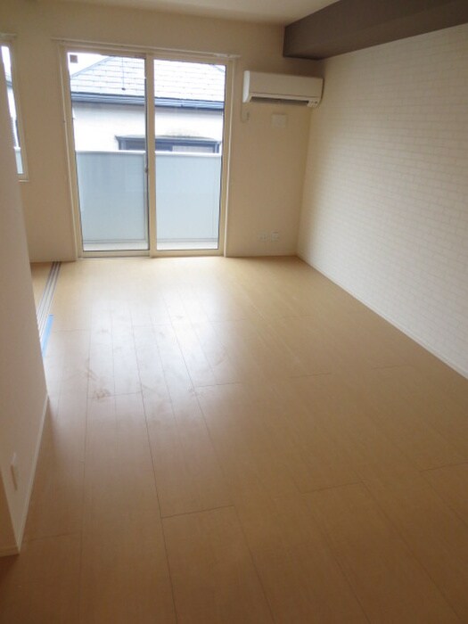 物件内観写真12　(室内からの展望)