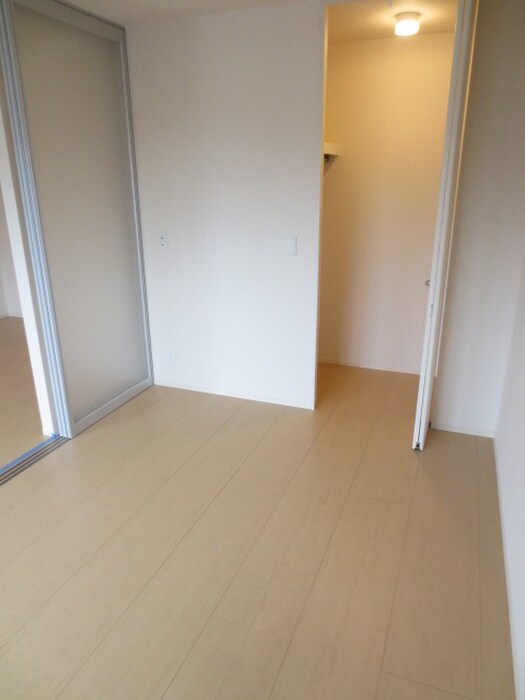 物件内観写真13　(収納)