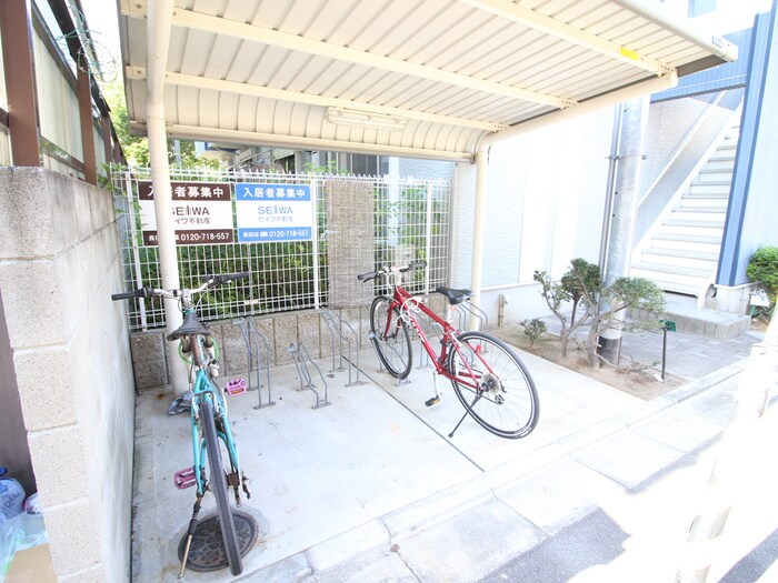 物件外観写真6　(駐車場)