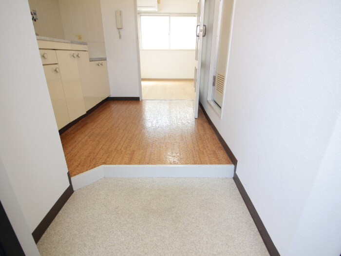 物件内観写真17　(玄関)