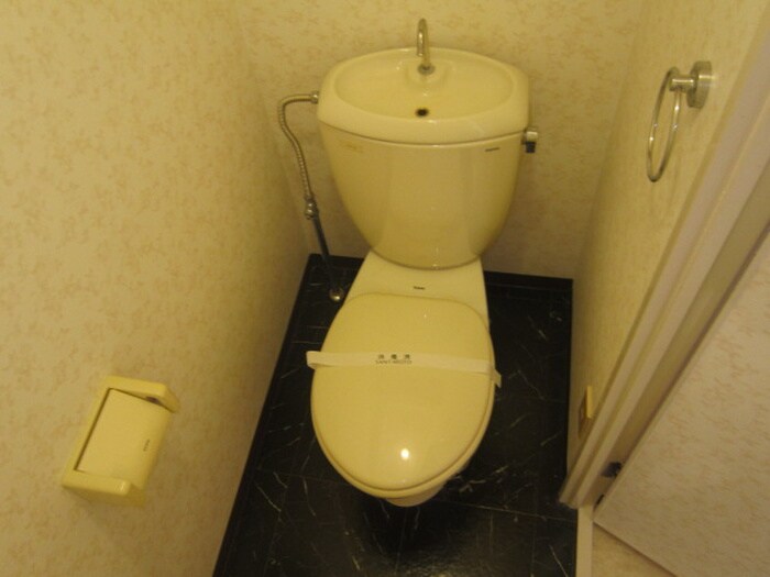物件内観写真8　(トイレ)