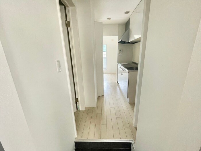 物件内観写真14　(廊下)