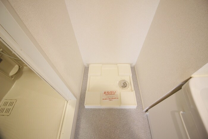 物件内観写真11　(洗濯機置場)