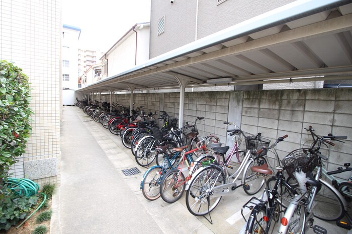 物件外観写真5　(駐輪場)