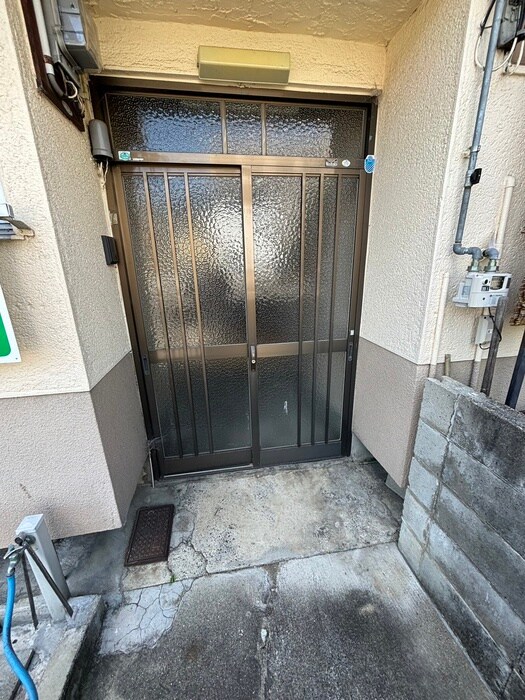 物件外観写真6　(エントランス部分)