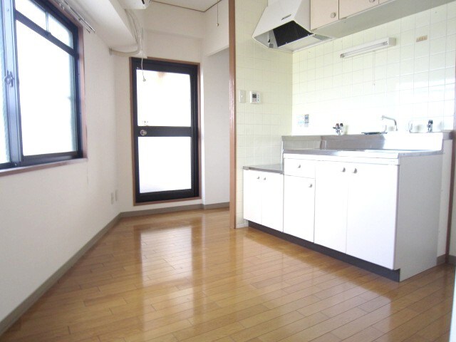 物件内観写真4　(居室)