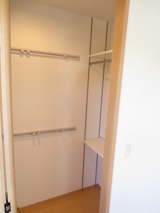 物件内観写真10　(収納)