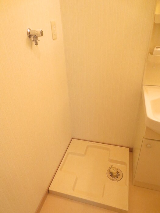 物件内観写真11　(洗濯機置場)